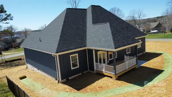 167 Harbor Point DR, Cherryville, NC 28021