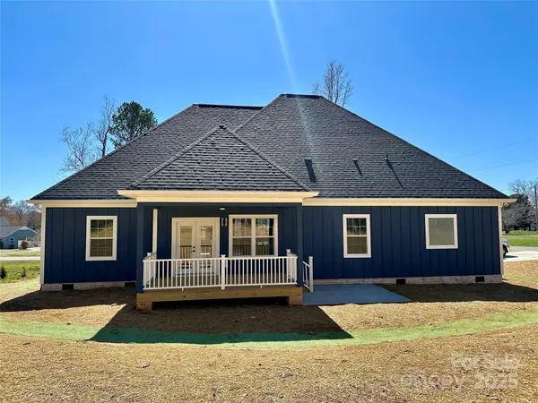 167 Harbor Point DR, Cherryville, NC 28021