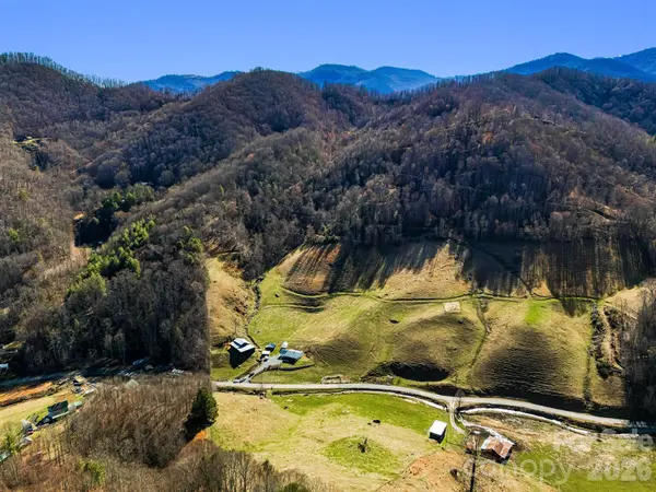 867 Indian Creek RD, Burnsville, NC 28714