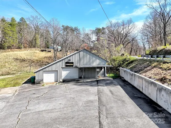 2125 Myers Chapel RD, Hayesville, NC 28904
