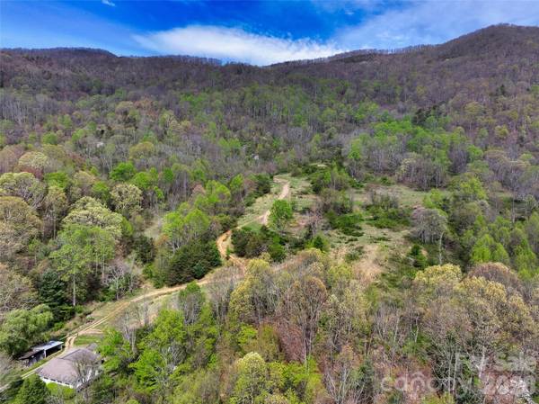 1567 Newfound RD, Leicester, NC 28748