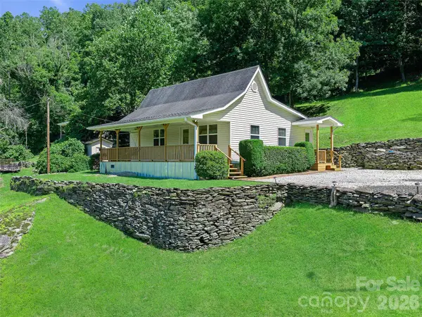 427 Johnson Cemetery RD, Bakersville, NC 28705