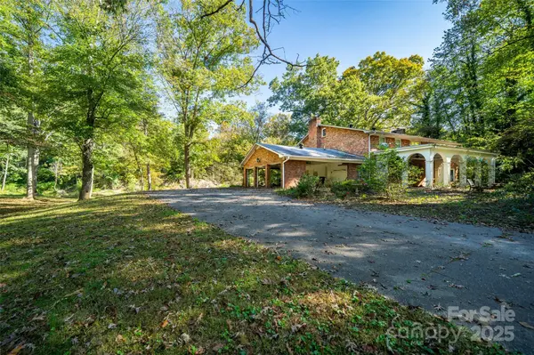 21 Riverbend RD, Canton, NC 28716