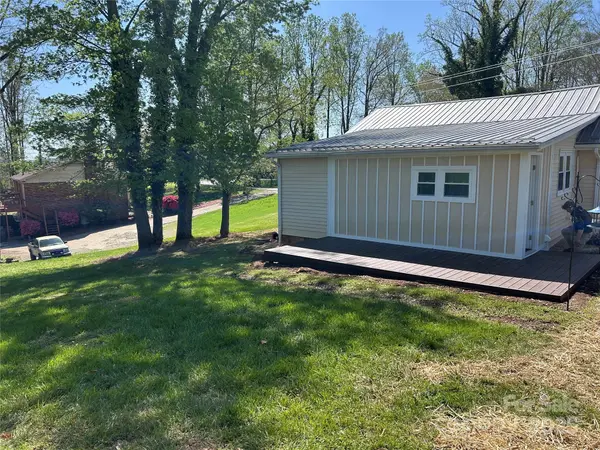219 W Highland AVE, Elkin, NC 28621