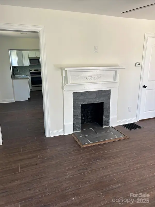 219 W Highland AVE, Elkin, NC 28621