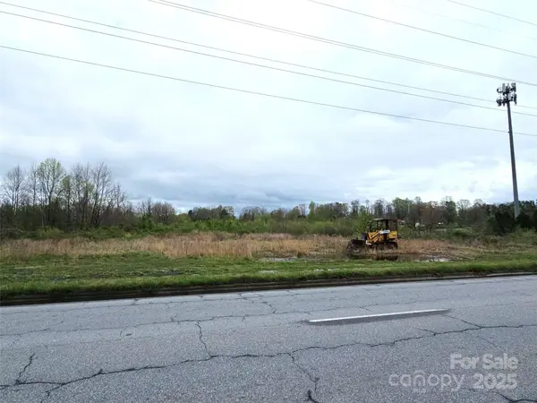 1710 Spartanburg HWY, Hendersonville, NC 28792