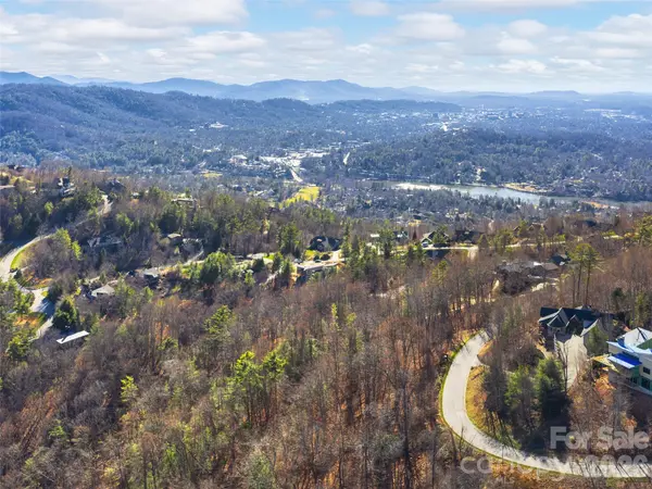 130 Summit Tower CIR #LOTS 213 & 214, Asheville, NC 28804