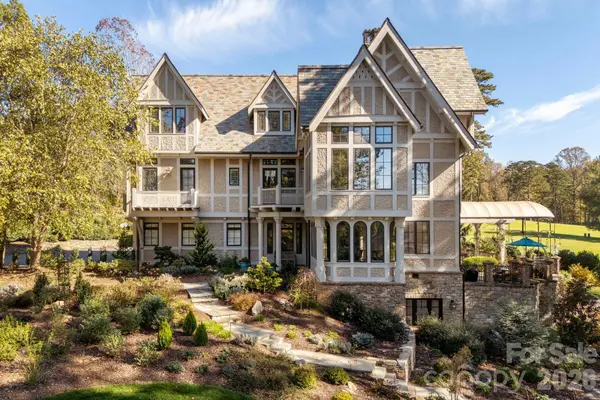 8 Fairway PL, Asheville, NC 28803