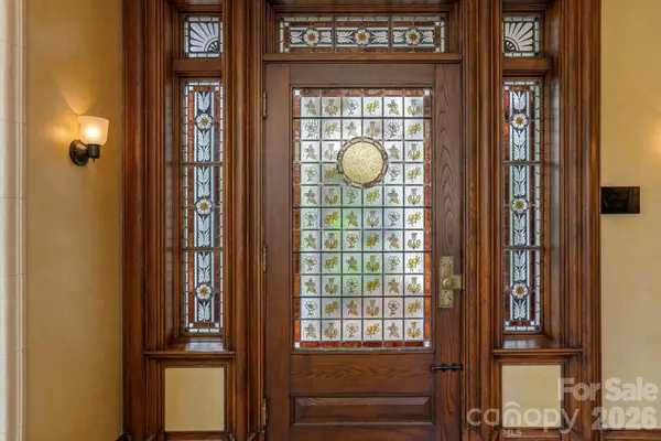 8 Fairway PL, Asheville, NC 28803