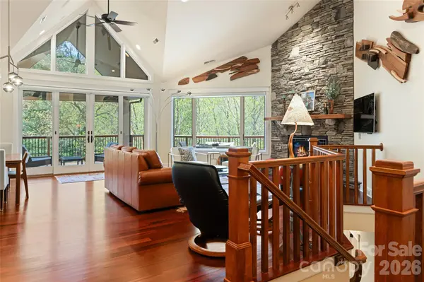 256 Senator Reynolds RD, Asheville, NC 28804