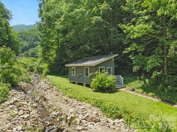 3829 Coxes Creek RD, Burnsville, NC 28714
