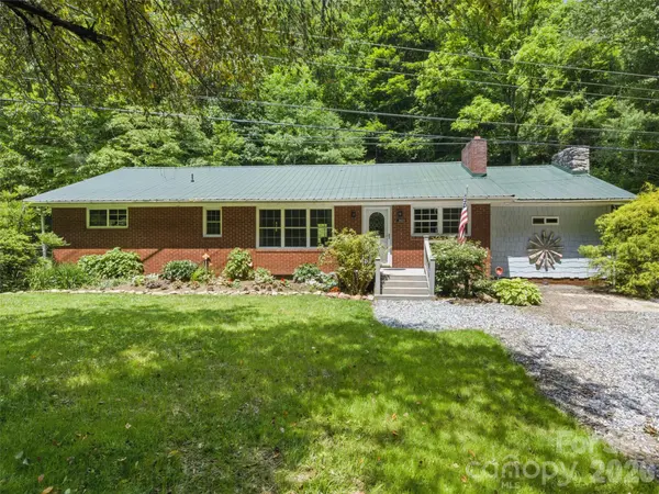 3829 Coxes Creek RD, Burnsville, NC 28714