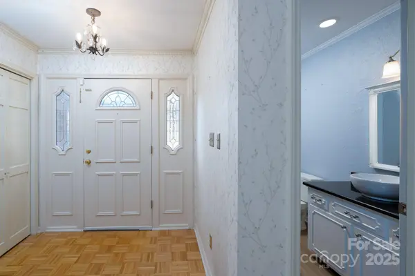 758 Williamsburg DR NE, Concord, NC 28025