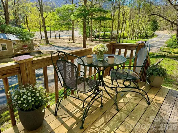 5381 State HWY 197 S HWY #3, Burnsville, NC 28714