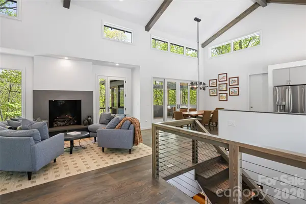 26 Hickory Top LN, Asheville, NC 28805