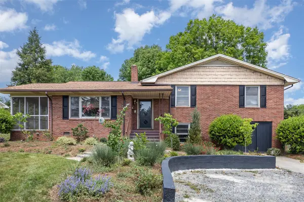 910 E Center AVE, Mooresville, NC 28115
