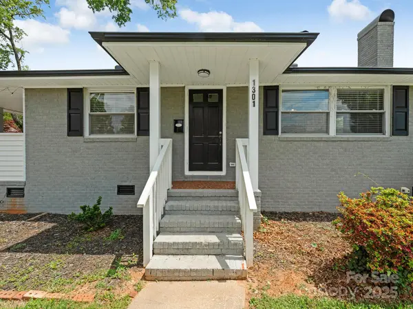 1301 S Kings DR, Charlotte, NC 28207