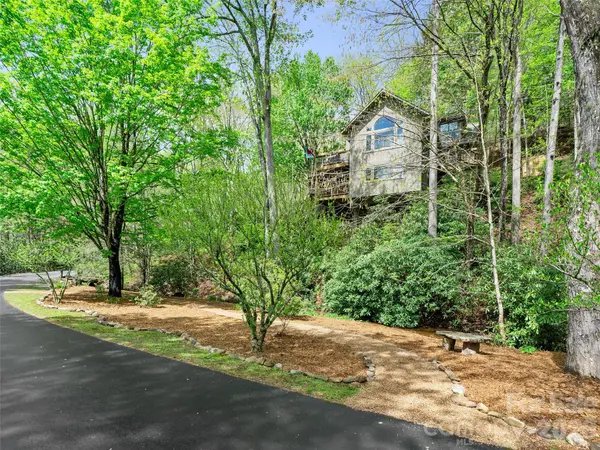 86 Laurel DR, Burnsville, NC 28714