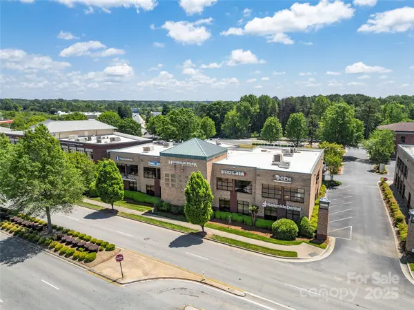 19824 W Catawba AVE, Cornelius, NC 28031