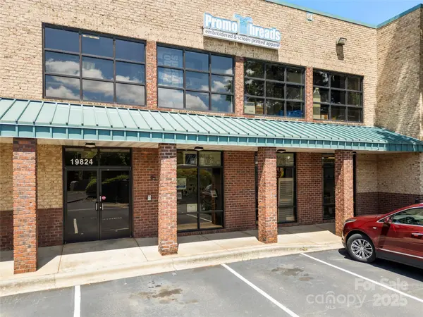19824 W Catawba AVE, Cornelius, NC 28031