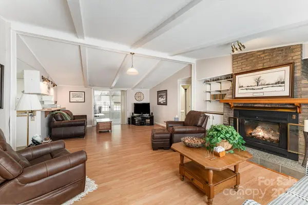 5013 Friendship Circle RD, East Bend, NC 27018