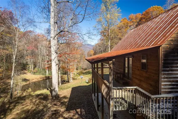 930 Copperhead CV, Sylva, NC 28779