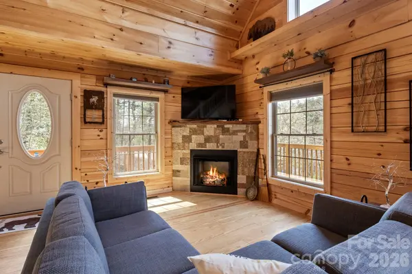 19 Frontier CT, Asheville, NC 28805