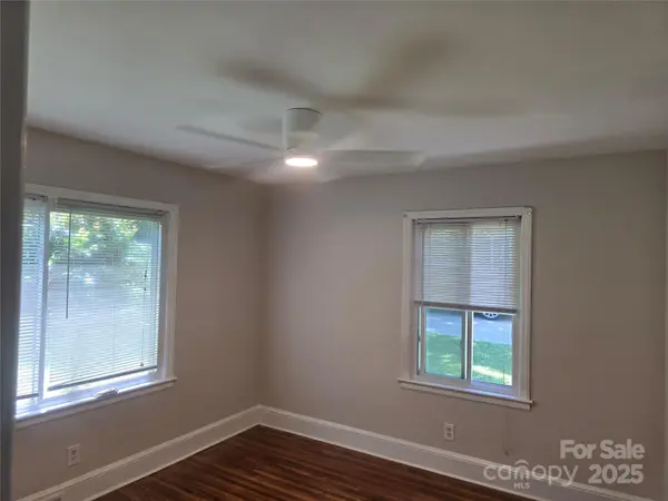 1733 Merry Oaks RD, Charlotte, NC 28205