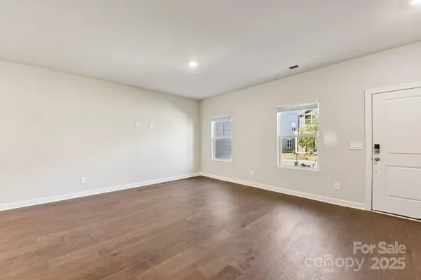 109 Ciara PL #E, Mooresville, NC 28117