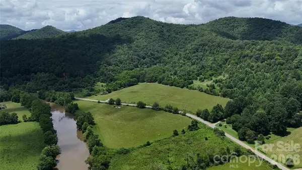 4136 Rose Creek RD, Franklin, NC 28734
