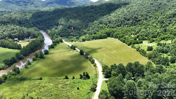 4136 Rose Creek RD, Franklin, NC 28734