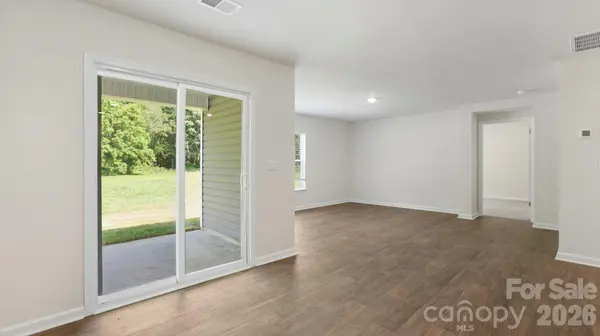 75 Creekwalk LN, Waynesville, NC 28785