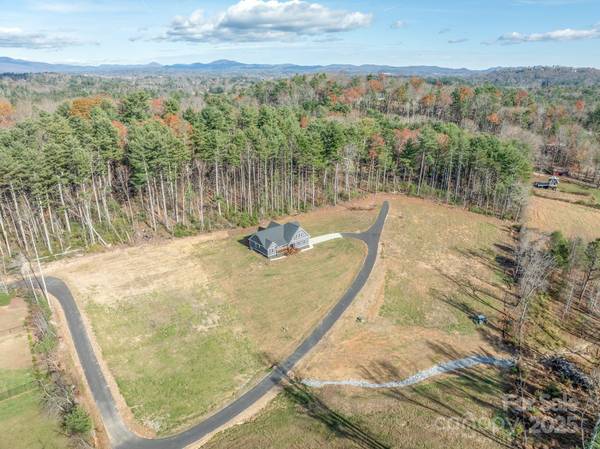 00 Kelly Daniele LN #4, Hendersonville, NC 28739
