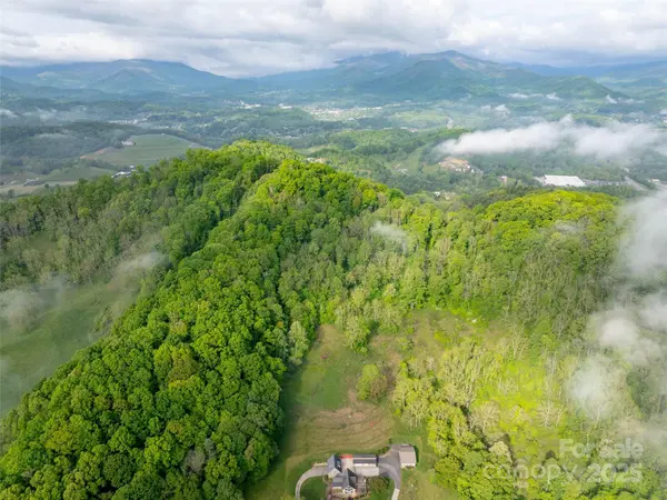 0000 Belmont DR, Clyde, NC 28721