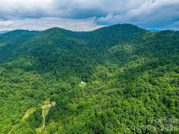 600 Charisma DR, Marshall, NC 28753