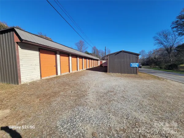 2412 Hwy 19 HWY S, Bryson City, NC 28713