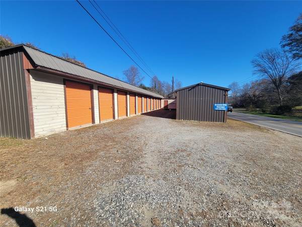 2412 Hwy 19 HWY S, Bryson City, NC 28713