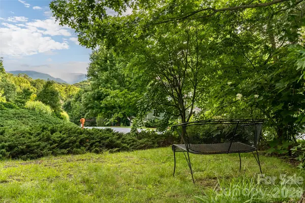 20 East Owl Creek LN, Fairview, NC 28730