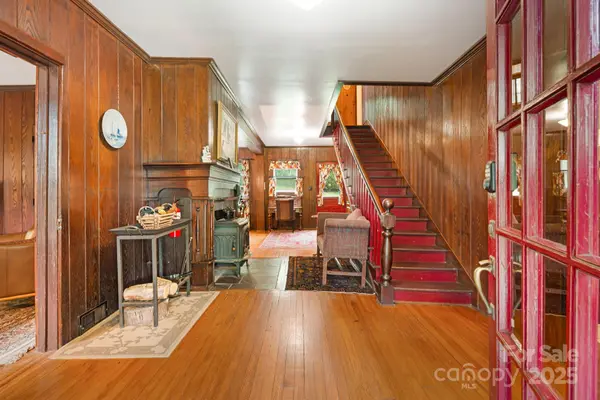 1186 Old US 70 HWY, Black Mountain, NC 28711