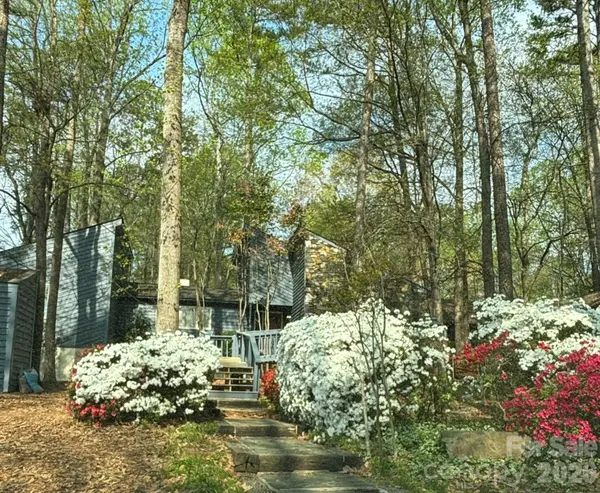 2800 Patio LN, Gastonia, NC 28056