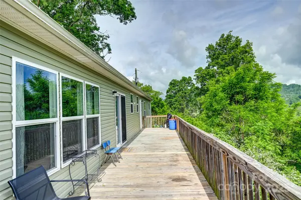 208 Stillwater Springs RD, Burnsville, NC 28714