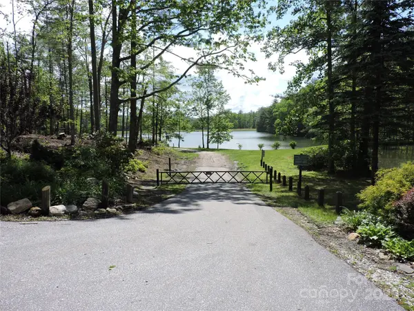 0 Swiss Pine Lake DR, Spruce Pine, NC 28777