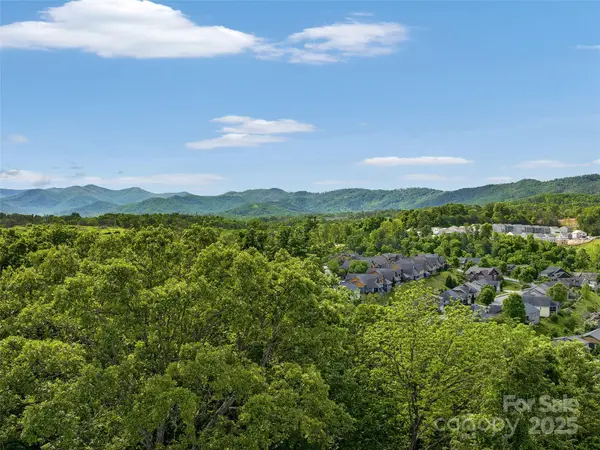 144 Pinebrook RD, Asheville, NC 28804