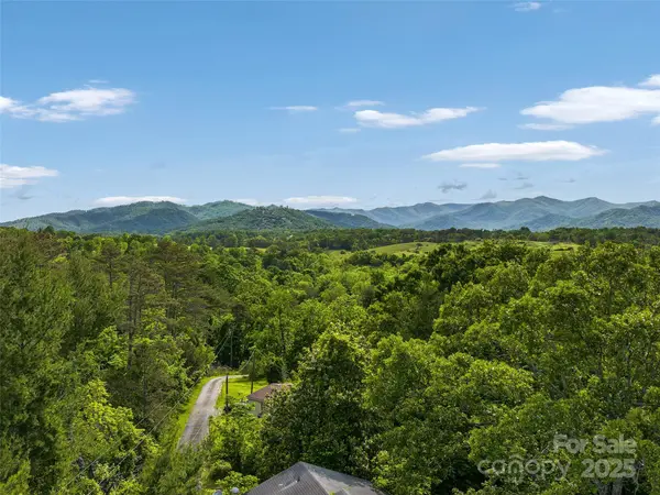 144 Pinebrook RD, Asheville, NC 28804