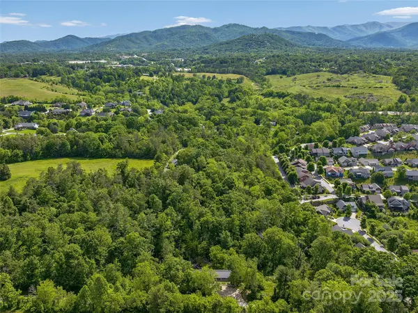 144 Pinebrook RD, Asheville, NC 28804