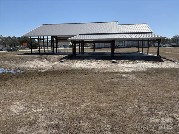 1660 SEASIDE RD SW, Sunset Beach, NC 28468