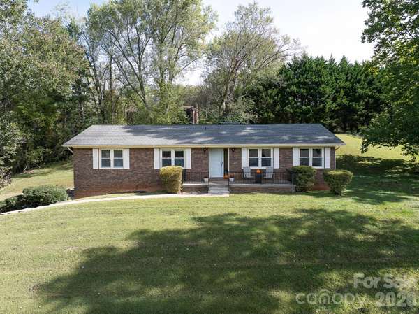 16 Sun Valley CT, Alexander, NC 28701