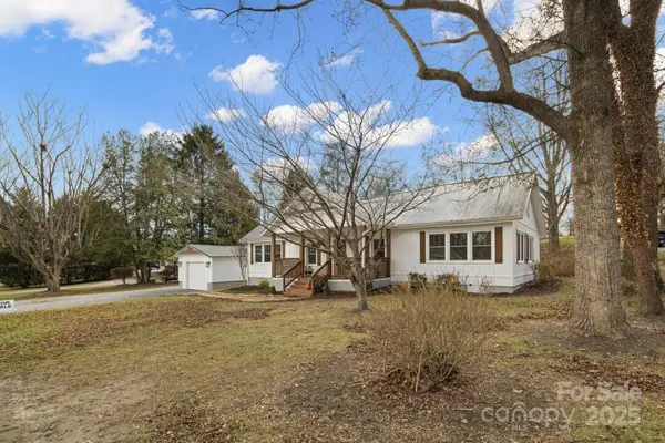 227 Ashmore AVE, Hendersonville, NC 28791