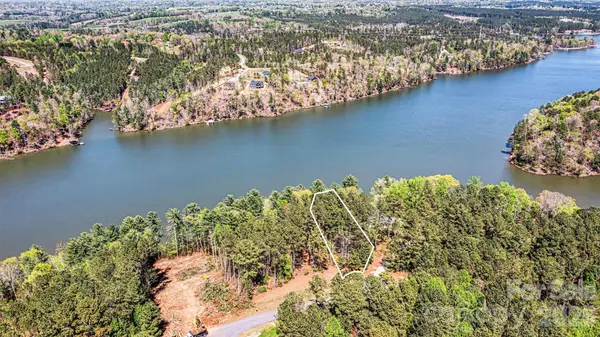 106 Pier Point DR, Connelly Springs, NC 28612