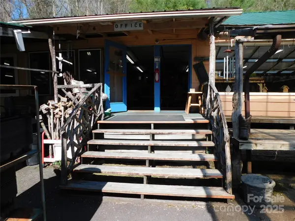 4294 Linville Falls HWY, Newland, NC 28657